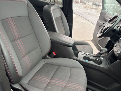 Used 2022 Chevrolet Equinox RS w/ Infotainment Package image 41