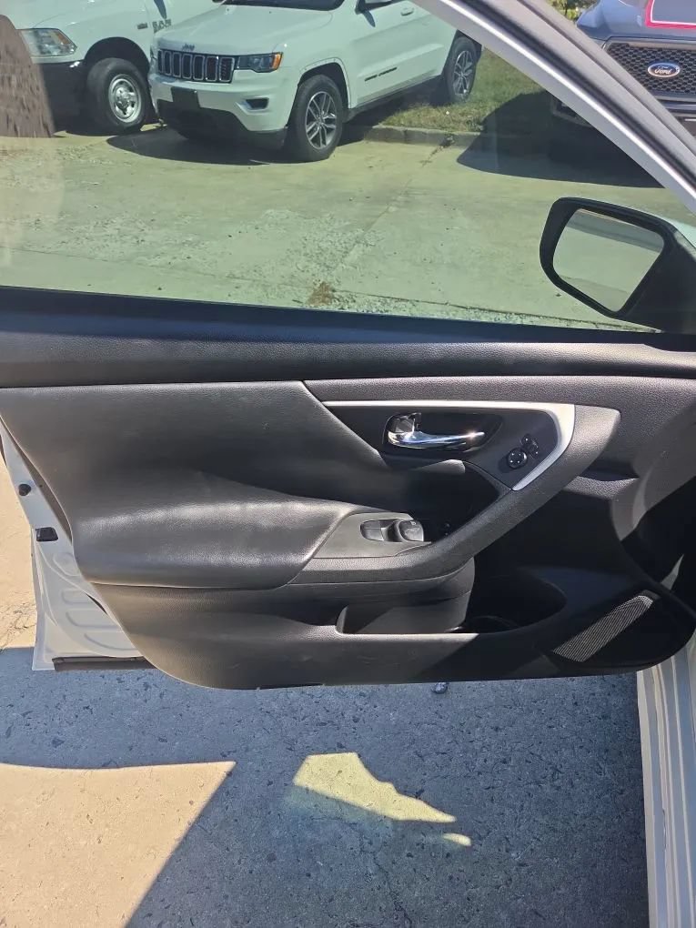 Used 2016 Nissan Altima 2.5 S FWD image 10