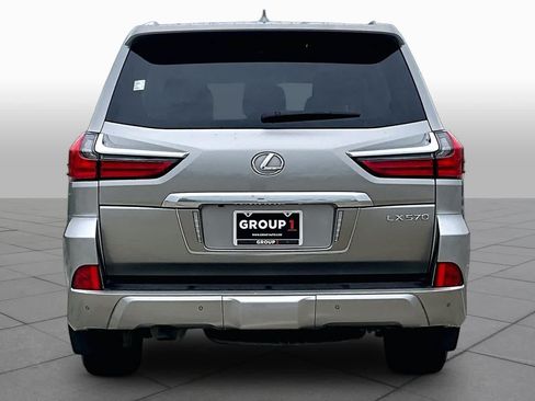 Used 2021 Lexus LX 570 4WD w/ Luxury Package image 4
