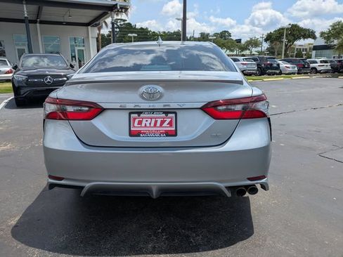Used 2021 Toyota Camry SE FWD image 6