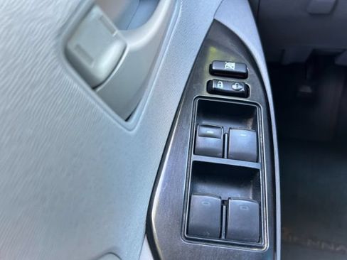 Used 2013 Toyota Sienna L w/ Towing Pkg FWD image 14