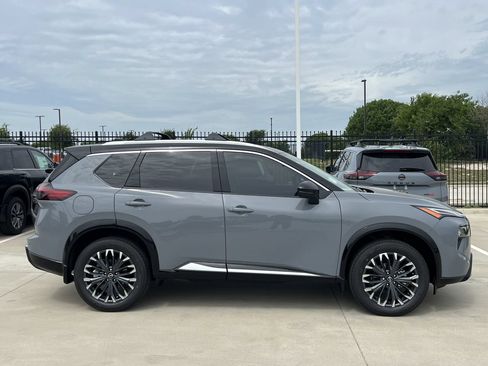 New 2026 Nissan Rogue Platinum w/ Platinum Premium Package AWD/4WD image 3