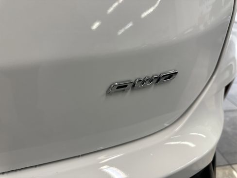 Used 2024 Ford Edge SEL w/ Convenience Package image 9