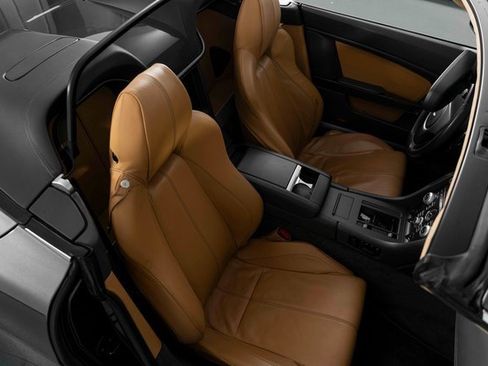 Used 2010 Aston Martin V8 Vantage Roadster image 25