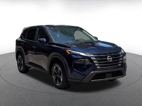 Used 2025 Nissan Rogue SV FWD image 3