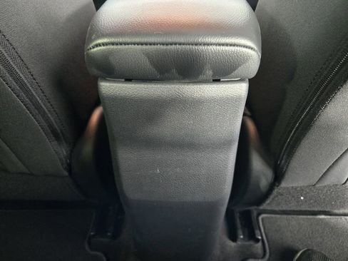 Used 2025 Nissan Kicks S image 32