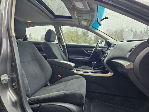 Used 2015 Nissan Altima 2.5 SV image 9