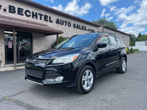 Used 2014 Ford Escape SE w/ Equipment Group 201A AWD/4WD image 2