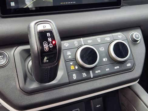 Certified 2023 Land Rover Defender 110 SE AWD/4WD image 20