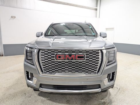 Used 2023 GMC Yukon Denali w/ Advanced Technology Package image 8