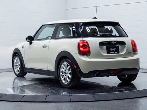Used 2018 MINI Cooper 2-Door Hardtop image 9