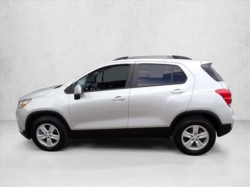 Used 2022 Chevrolet Trax LT w/ Driver Confidence Package AWD/4WD image 2
