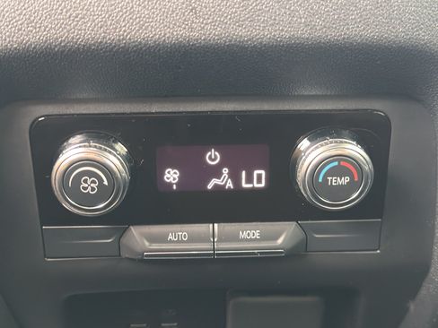 Used 2025 GMC Acadia AT4 AWD/4WD image 36