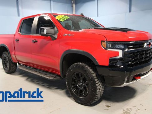 Used 2023 Chevrolet Silverado 1500 ZR2 w/ Technology Package AWD/4WD image 1
