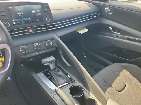New 2026 Hyundai Elantra SE image 23