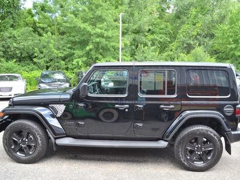Used 2022 Jeep Wrangler Unlimited Sahara AWD/4WD image 5