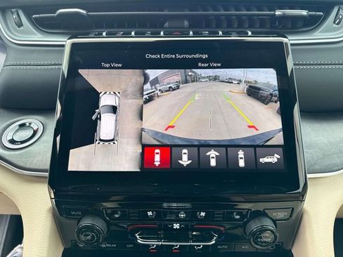 New 2025 Jeep Grand Cherokee L Limited w/ Luxury Tech Group II RWD image 20