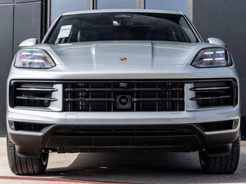 Certified 2026 Porsche Cayenne AWD/4WD image 8