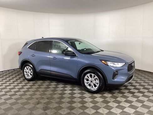 Used 2023 Ford Escape Active AWD/4WD image 1