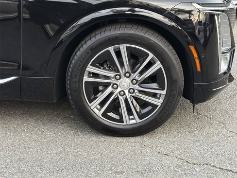 Used 2025 Cadillac Lyriq Luxury image 34
