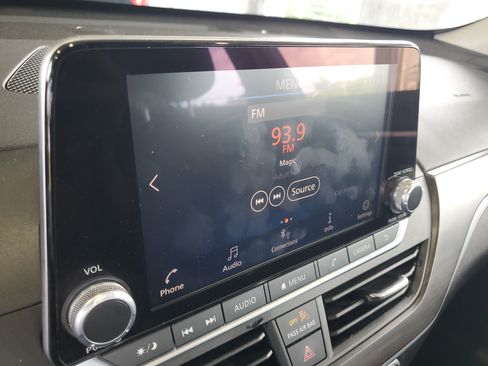 Used 2023 Nissan Altima 2.5 SV FWD image 26