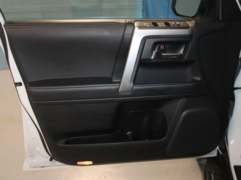 Used 2024 Toyota 4Runner SR5 Premium image 5