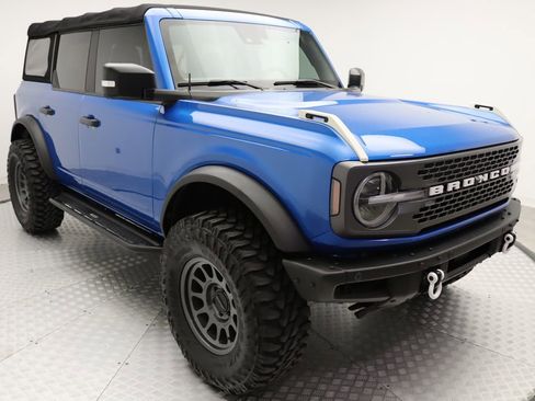 Used 2021 Ford Bronco Badlands image 6