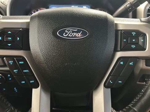 Used 2017 Ford F250 Lariat w/ Lariat Ultimate Package AWD/4WD image 16