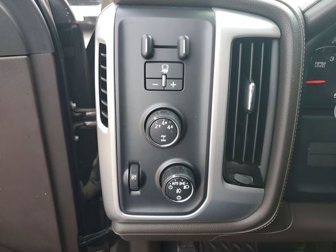 Used 2016 GMC Sierra 2500 SLT w/ Duramax Plus Package image 32