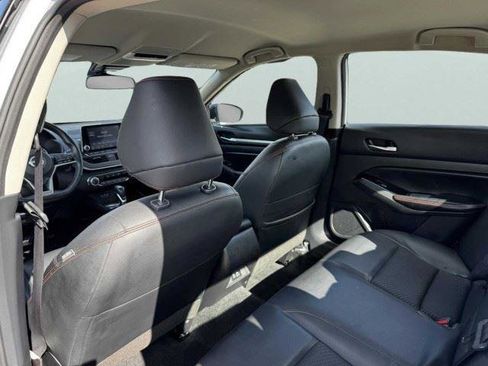 Used 2024 Nissan Altima 2.5 SR FWD image 32