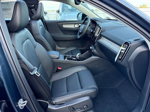 New 2026 Volvo XC40 B5 Ultra w/ Protection Package Premier image 16