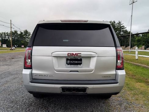 Used 2019 GMC Yukon XL SLT w/ Open Road Package AWD/4WD image 6