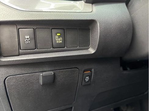 Used 2017 Toyota Sienna SE Premium image 12