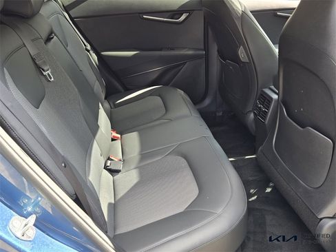 Certified 2023 Kia Niro EX Touring image 18