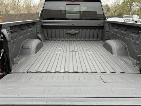 Used 2025 Chevrolet Silverado 2500 ZR2 w/ Technology Package image 41