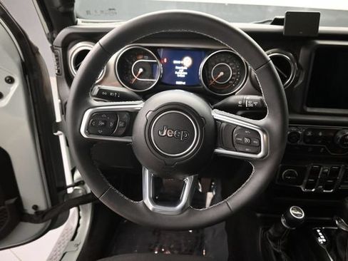 Used 2023 Jeep Wrangler Unlimited Sahara w/ Cold Weather Group AWD/4WD image 23