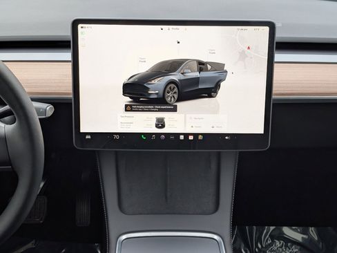 Used 2025 Tesla Model Y Long Range image 29