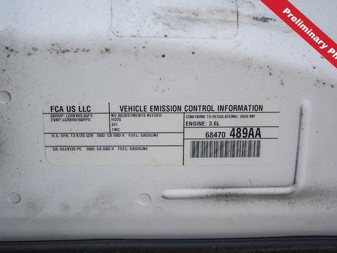Used 2020 Dodge Challenger SXT RWD image 21