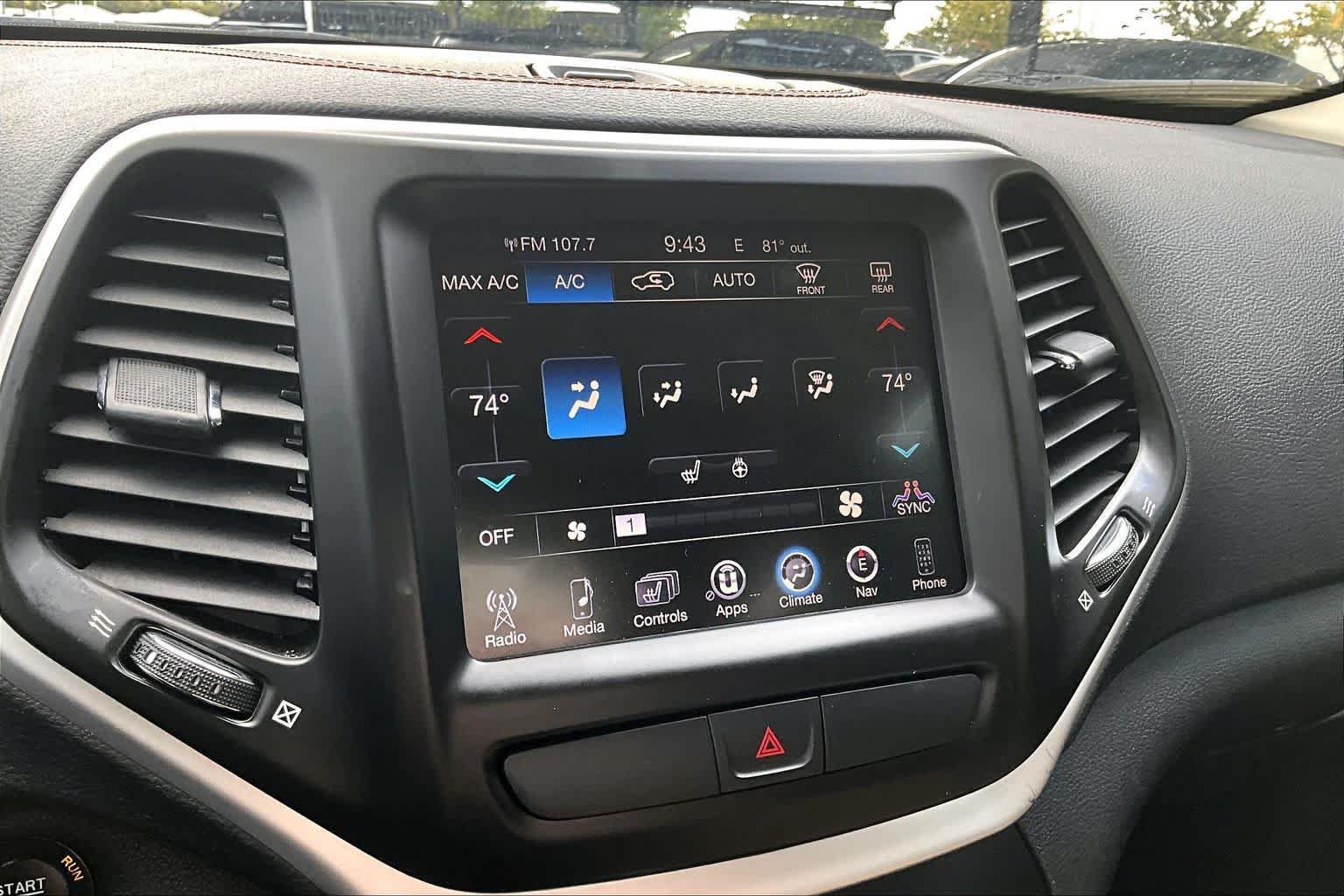 Used 2016 Jeep Cherokee Limited w/ Trailer Tow Group AWD/4WD image 34