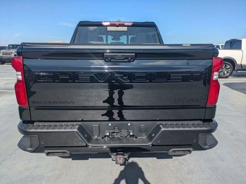 Used 2025 Chevrolet Silverado 1500 High Country w/ Midnight Edition AWD/4WD image 2