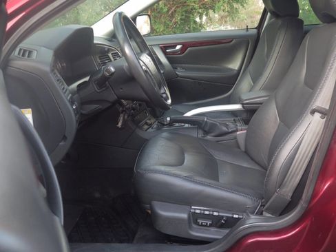 Used 2004 Volvo V70 image 11