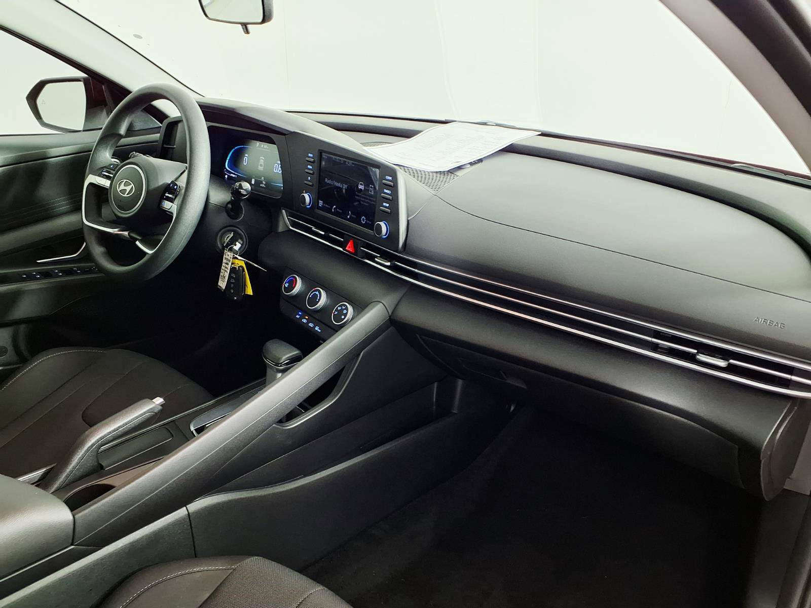 Certified 2026 Hyundai Elantra SE FWD image 9