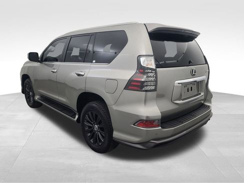 Used 2023 Lexus GX 460 Premium w/ Accessory Package image 6