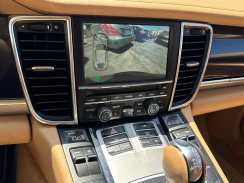 Used 2012 Porsche Panamera 4 image 19