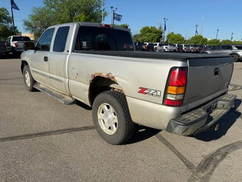 Used 2004 GMC Sierra 1500 SLE w/ Light Duty Power Package AWD/4WD image 8