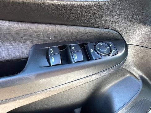 Used 2024 Buick Envista Preferred w/ Convenience I Package FWD image 9