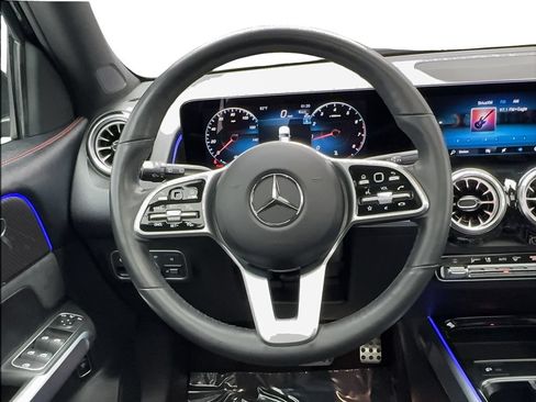Used 2023 Mercedes-Benz GLB 250 image 34