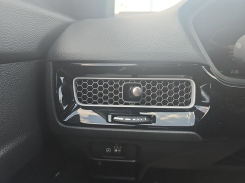 Used 2025 Honda Civic Sport image 24