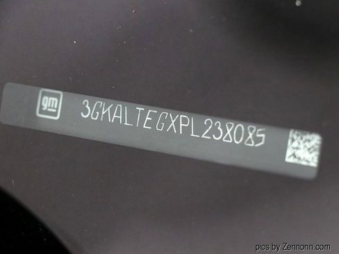 Used 2023 GMC Terrain SLE w/ Driver Convenience Package image 31