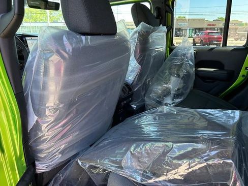 New 2025 Jeep Gladiator Willys image 14